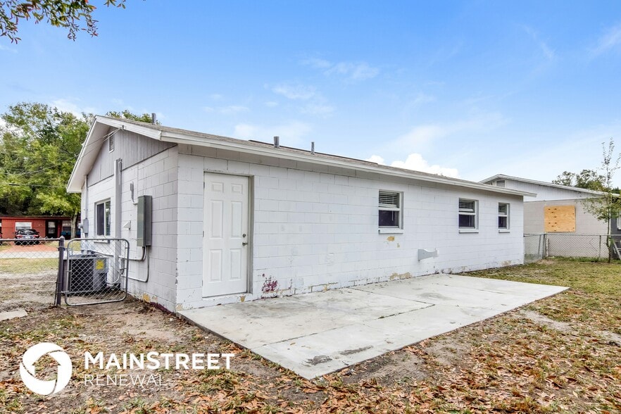 Building Photo - 4805 S 88th St