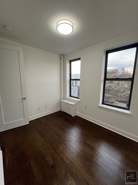 Building Photo - STEINWAY STREET