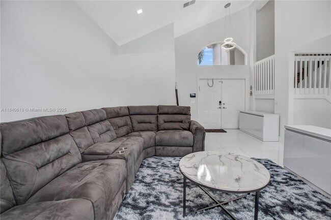 Building Photo - 3432 SW 49th St
