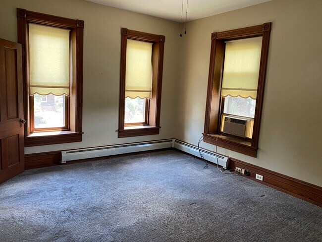 Building Photo - 2115 Marietta Ave