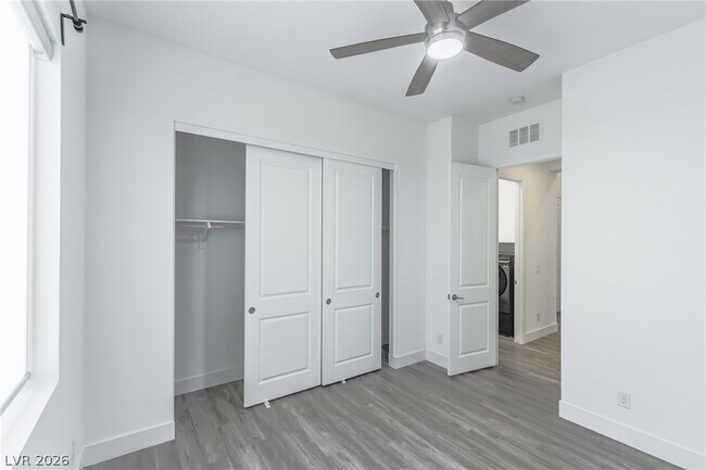 Building Photo - 7267 Lovelock Cave Ct