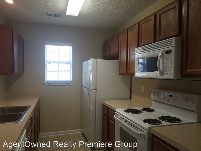 Building Photo - 3 br, 2 bath House - 9289 Ayscough Rd