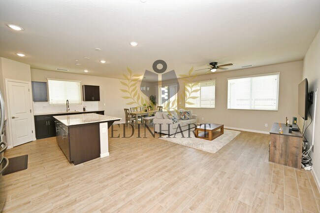 Building Photo - 502 Traverse Dr S
