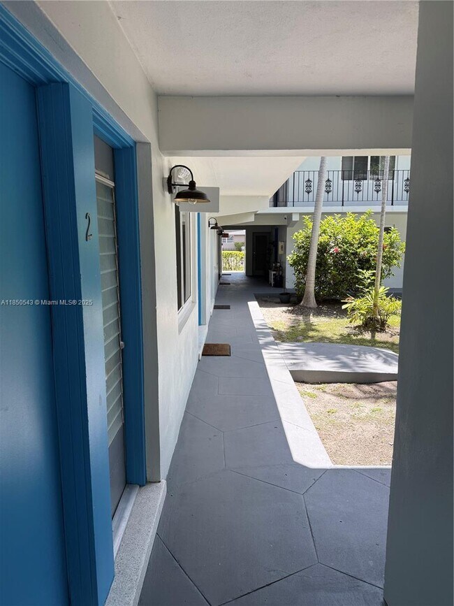 Building Photo - 7441 SW 59th Pl