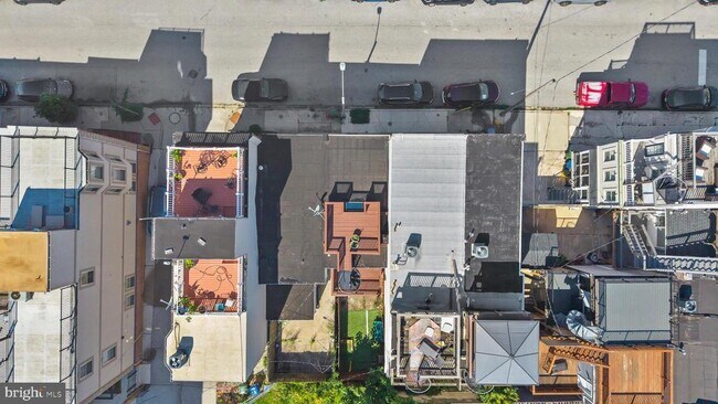 Building Photo - 1005 Baylis St