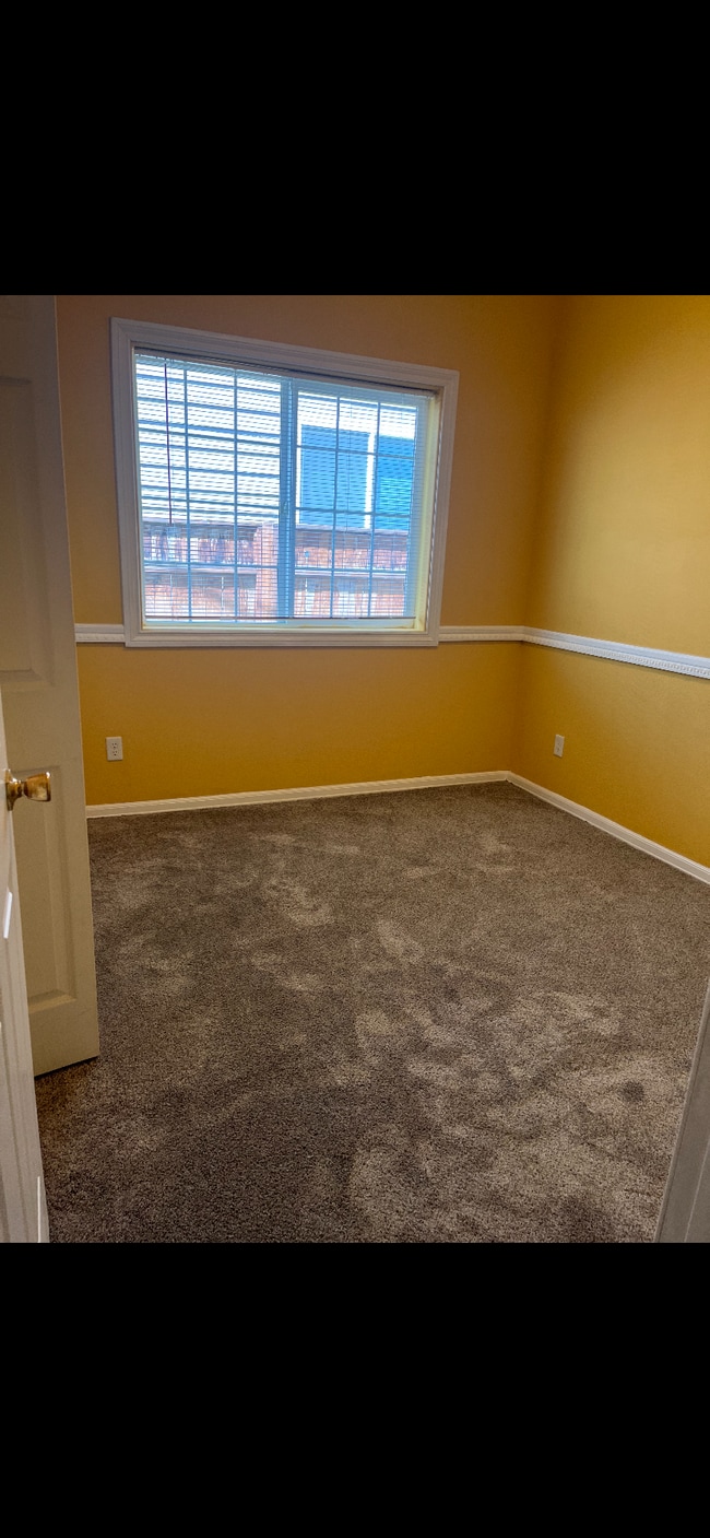 Building Photo - 1723 W 19th Ave