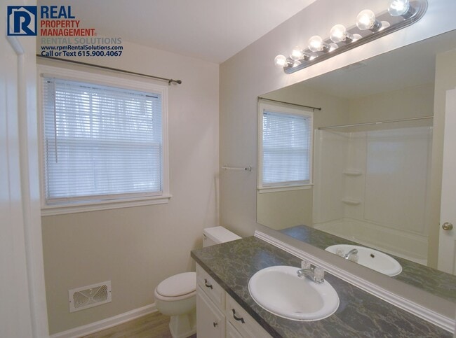 Building Photo - Wonderful 2BD/1BA duplex in the heart of Murfreesboro!