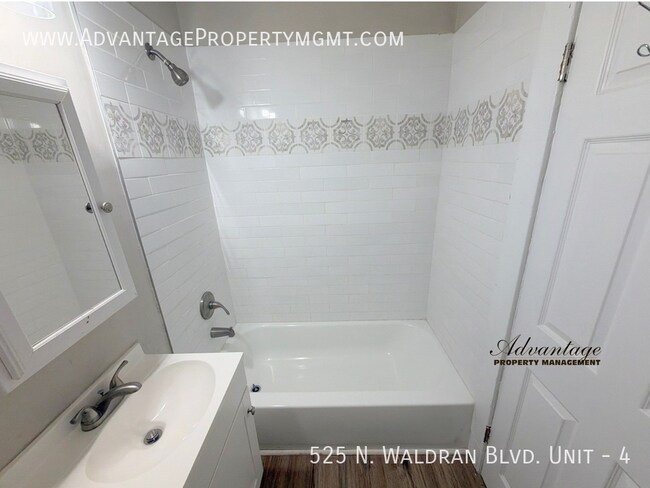 Building Photo - 525 N Waldran Blvd