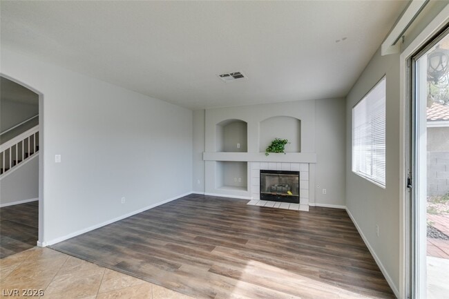 Building Photo - 7809 Calico Flower Ave