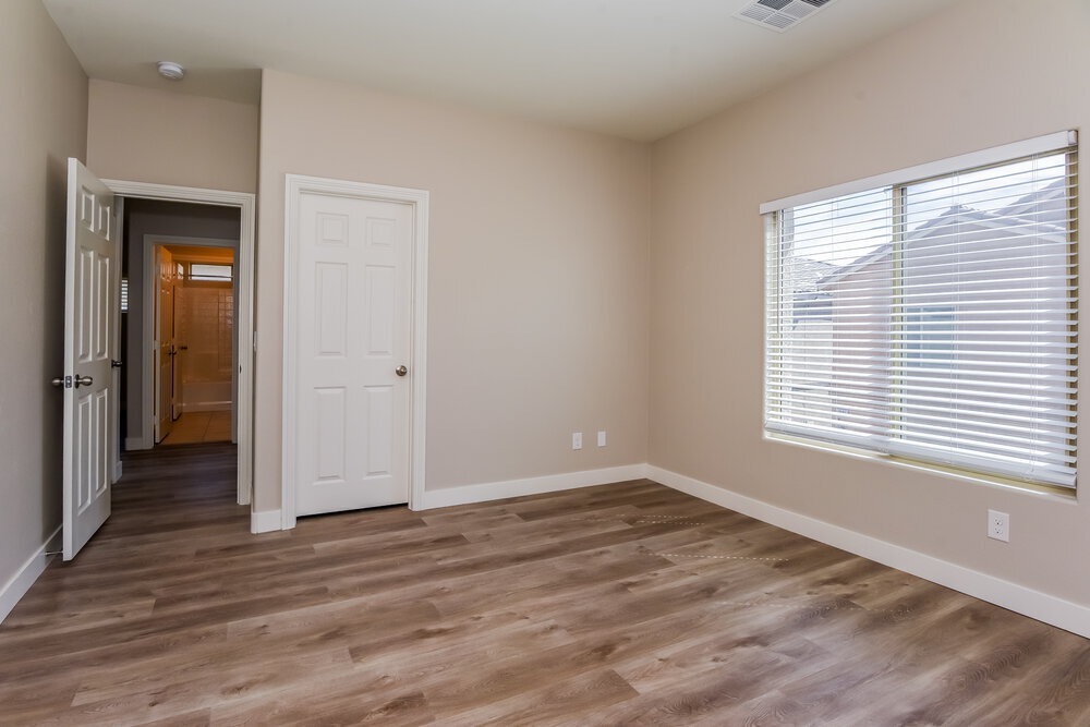 Building Photo - 9519 Vega Carpio Ave