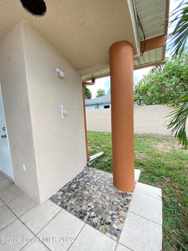 Building Photo - 288 Coral Way W