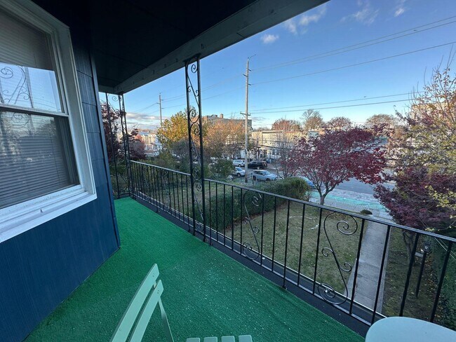 Building Photo - 203 Duncan Ave