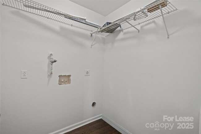 Building Photo - 5628 Henderson Oaks Dr