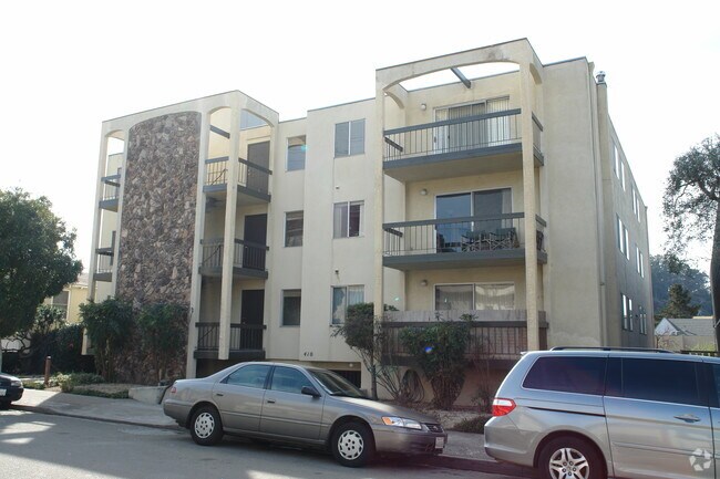 Building Photo - 410 Evelyn Ave