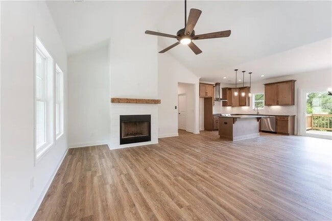 Building Photo - 135 Autumn Ridge