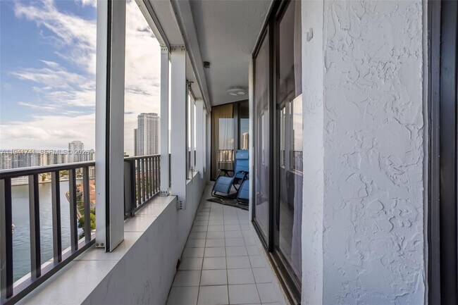 Building Photo - 300 Three Islands Boulevard