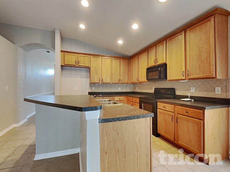 Building Photo - 9588 Southern Charm Cir