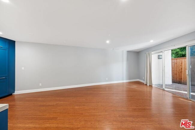 Building Photo - 2045 4th St