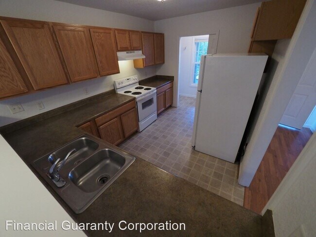 Building Photo - 3 br, 2 bath Apartment - 94 Charleston Court