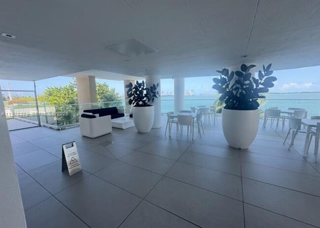 Building Photo - 770 Claughton Island Dr