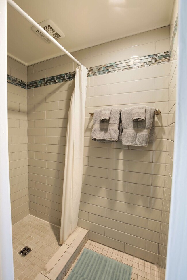 Building Photo - 606 Carolina Beach Ave S