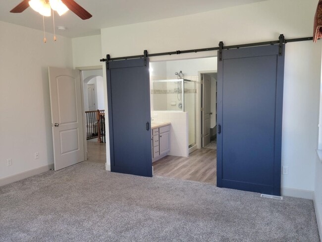 Building Photo - 5 Bed 3 Bath Ranch w/ AC - Available Now! ...
