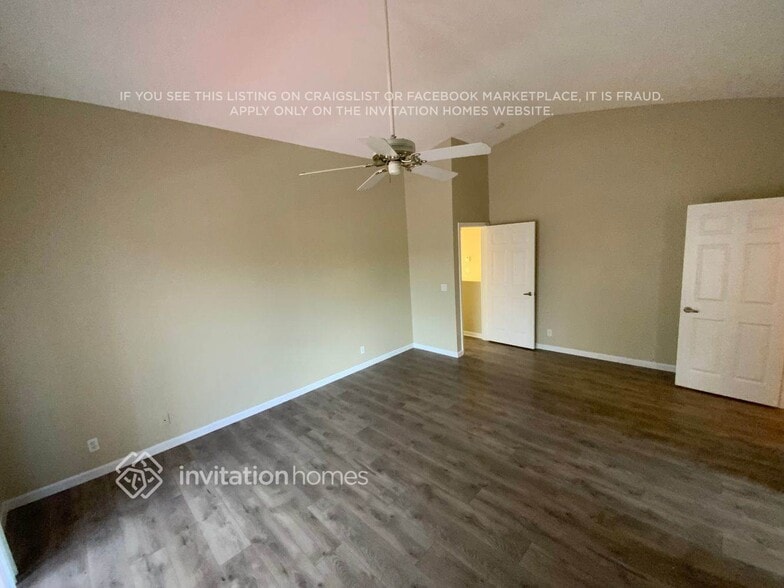 Building Photo - 12400 Summer Springs Dr