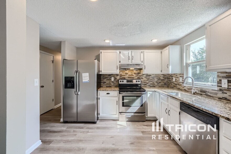 Building Photo - 5934 Sunrise Ct