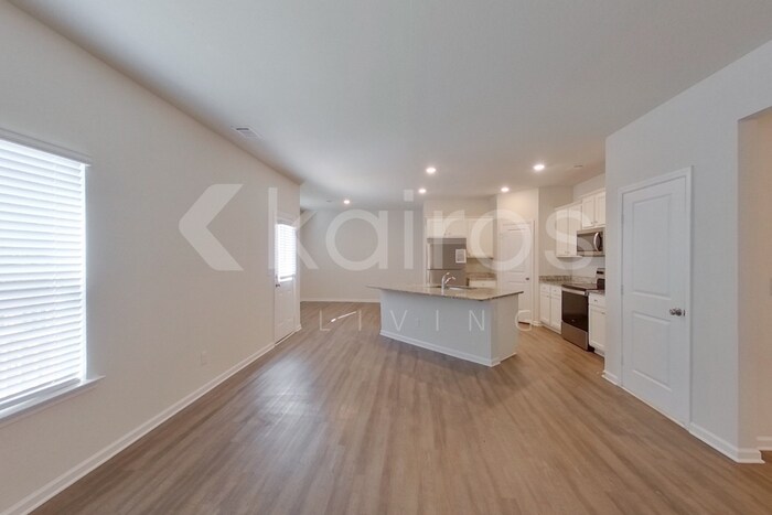 Building Photo - 3440 Bridgewood Dr