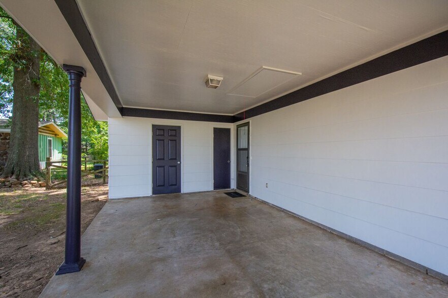 Building Photo - 1811 Linda Ln