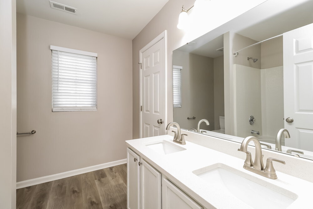 Building Photo - 6516 Lynmont Dr