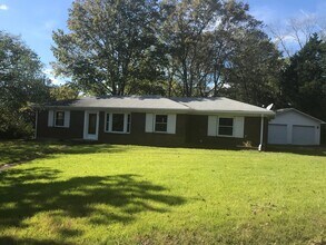 Building Photo - 3 Bedroom Pet Friendly Home For Rent!