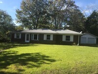 Building Photo - 3 Bedroom Pet Friendly Home For Rent!