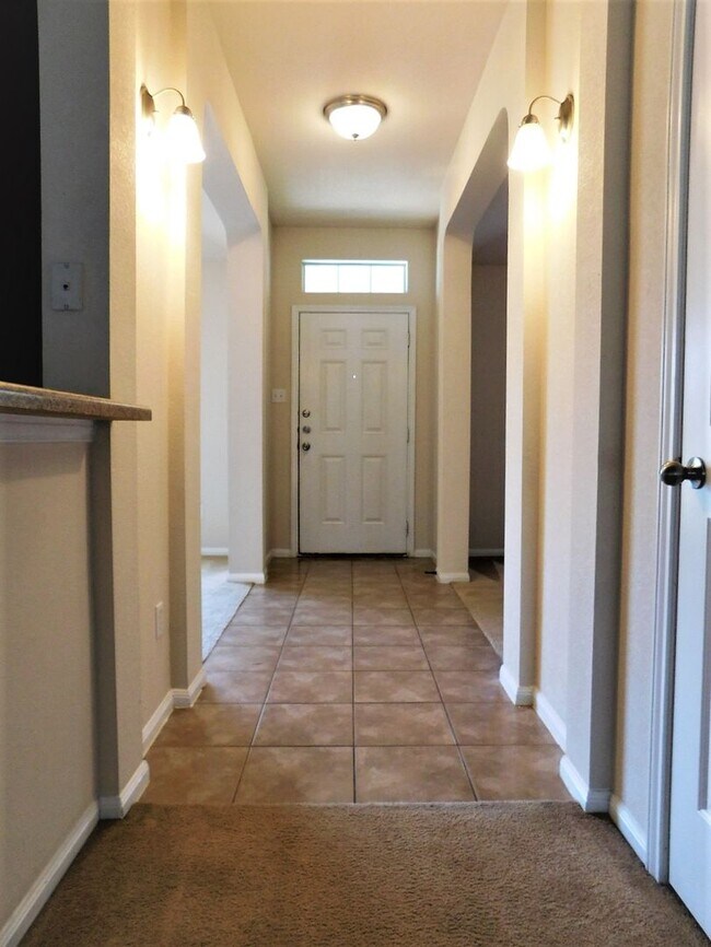 Building Photo - Available Now!!!! Beautiful home located in Harker Heights TX. This home includes 3 bedrooms, 2 b...