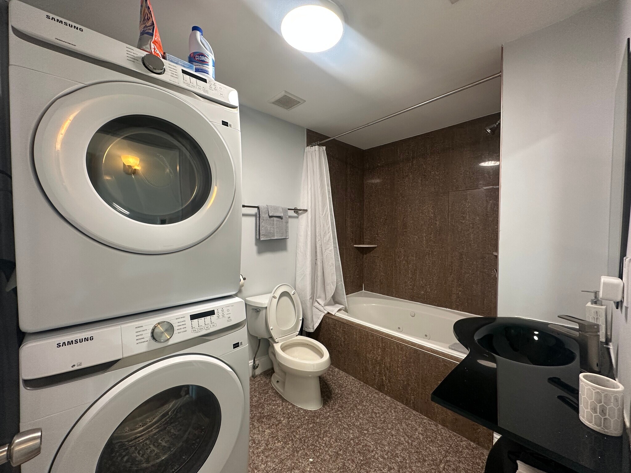 Building Photo - 205 N 11th St