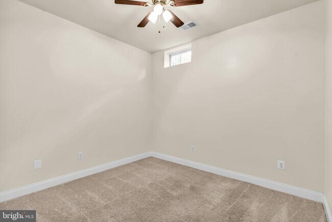 Building Photo - 42985 Pascale Terrace