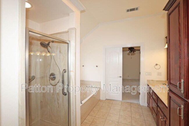 Building Photo - 6802 Thunder Rd