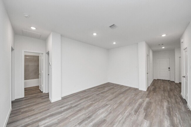 Building Photo - 6003 Bella Breeze Dr