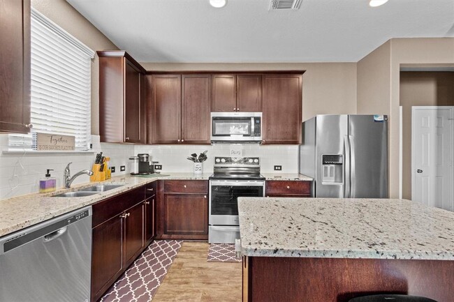 Building Photo - 5205 Cressler Ln