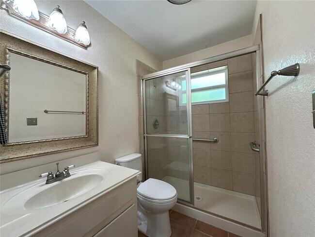 Building Photo - 5704 Cedardale Dr