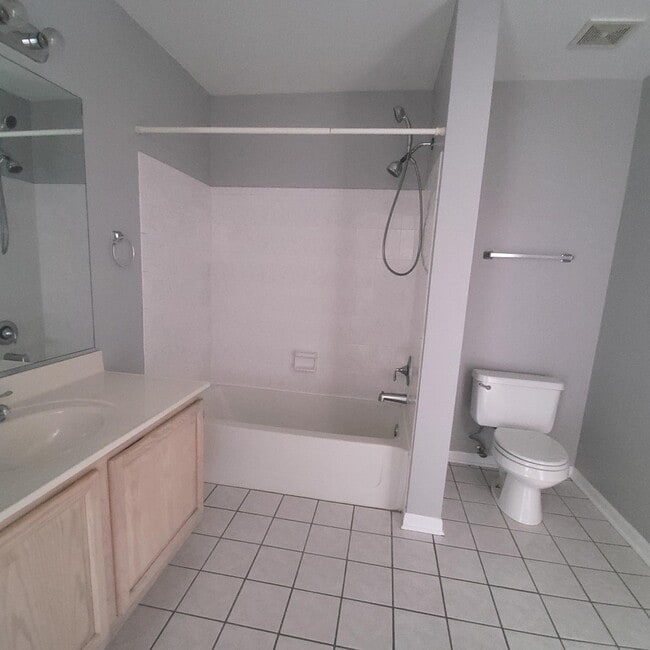 Building Photo - 147 Polaris Dr