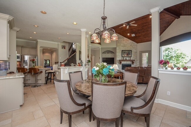 Building Photo - 15302 Bandera Falls Bend