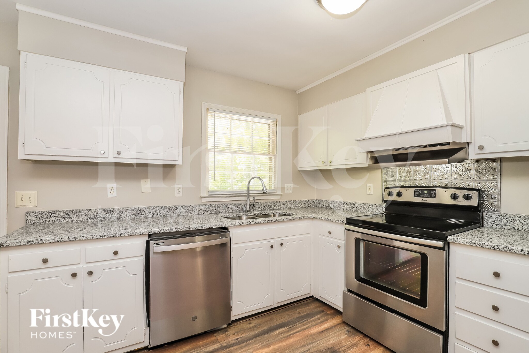 Building Photo - 1913 Middlewood Ct