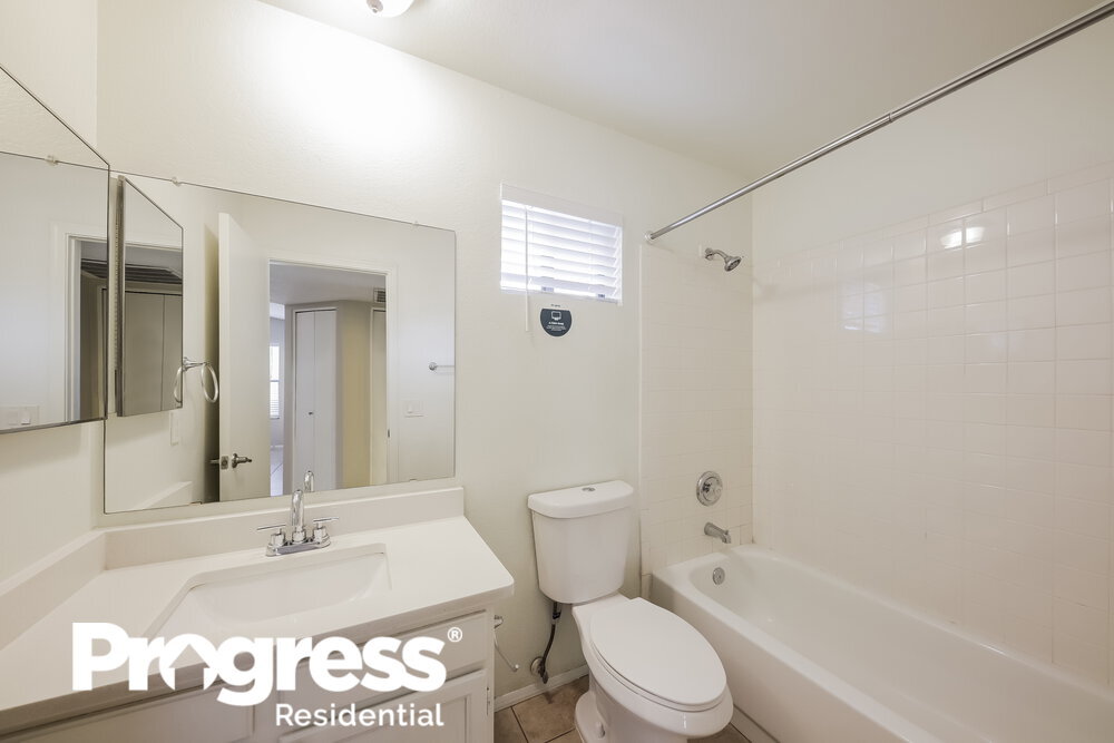 Building Photo - 3814 W Marconi Ave