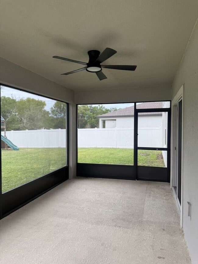 Building Photo - Beautiful/Like New Home in Winter Haven