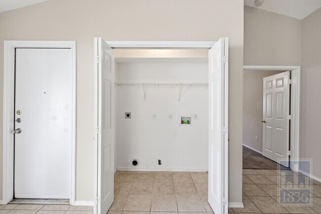 Building Photo - 437 Sampson