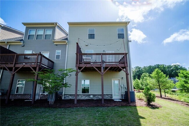 Building Photo - 1595 Ridgebrook Downs