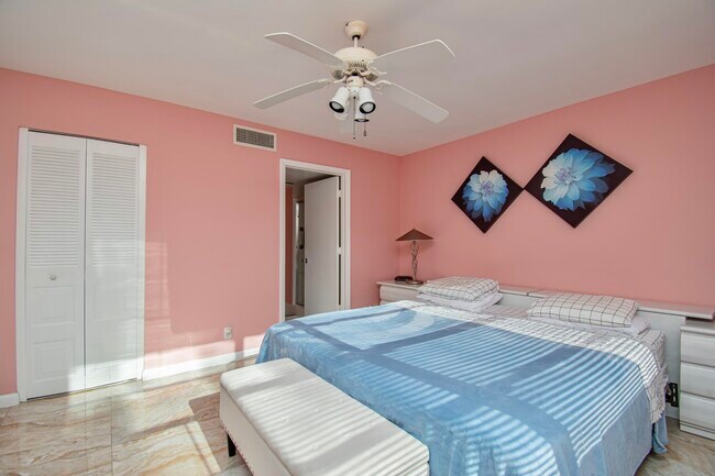 Building Photo - 14671 Bonaire Blvd