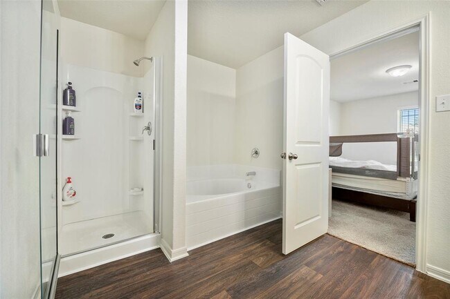 Building Photo - 12730 Pelican Bay Dr