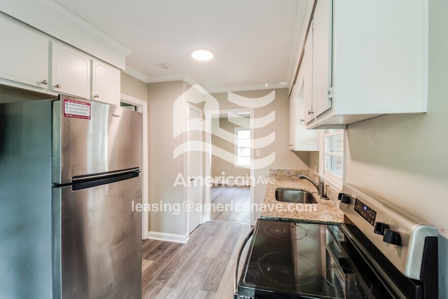 Building Photo - 136 Evergreen St